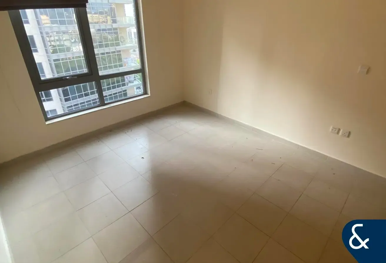 Large Layout | Vacant on Transfer | Park View