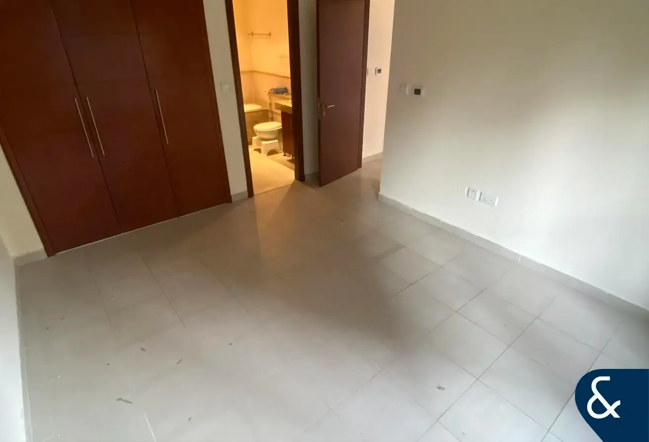 Large Layout | Vacant on Transfer | Park View
