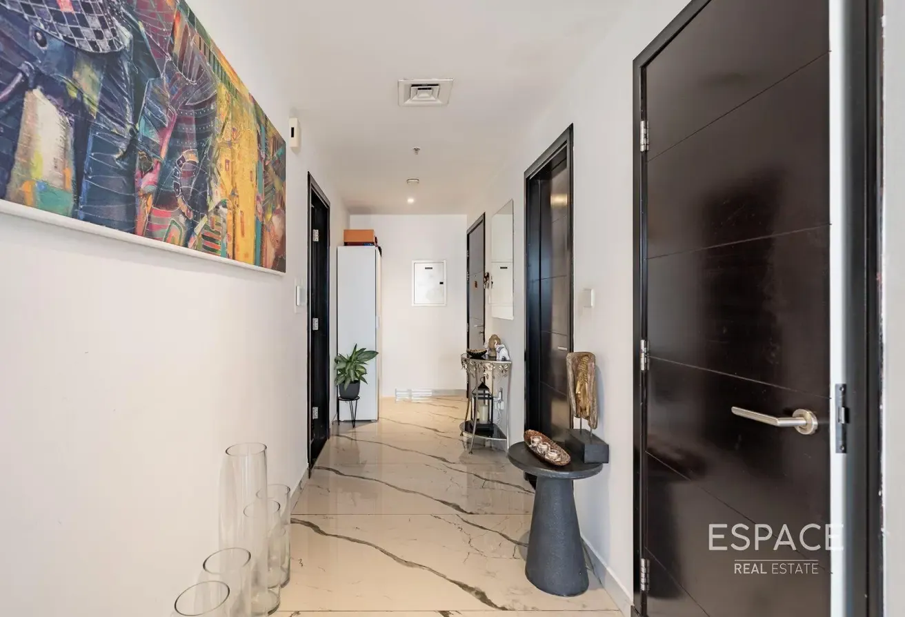 Fully Upgraded | Burj View | Huge Layout