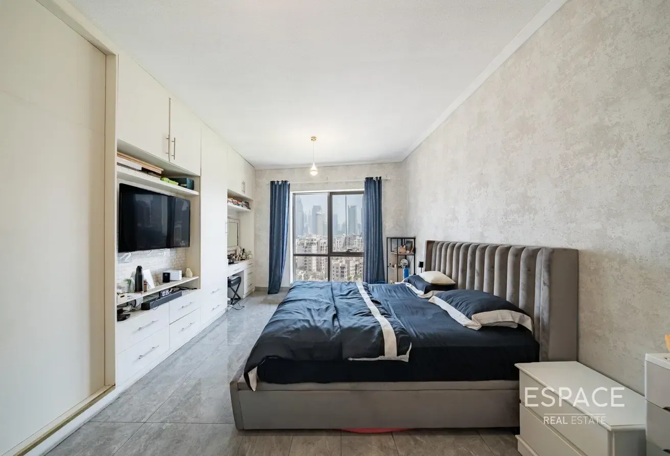 Fully Upgraded | Burj View | Huge Layout