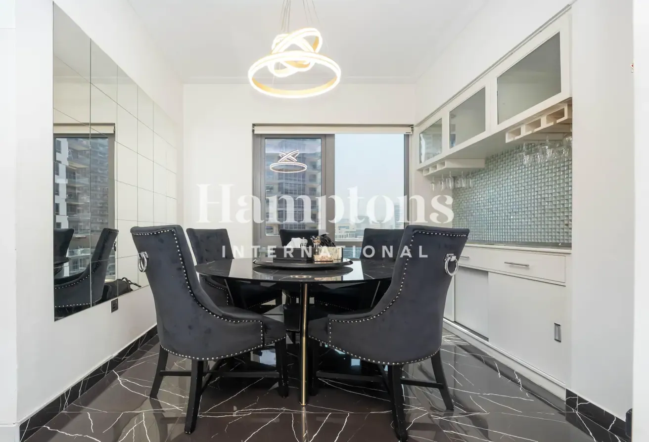 Elegant 2BR with Stunning Burj Views