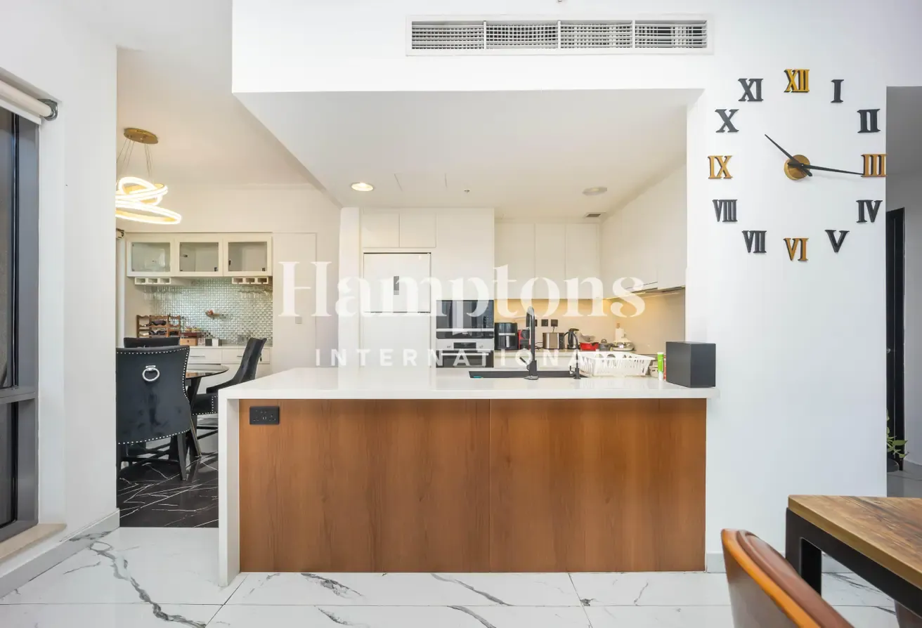 Elegant 2BR with Stunning Burj Views