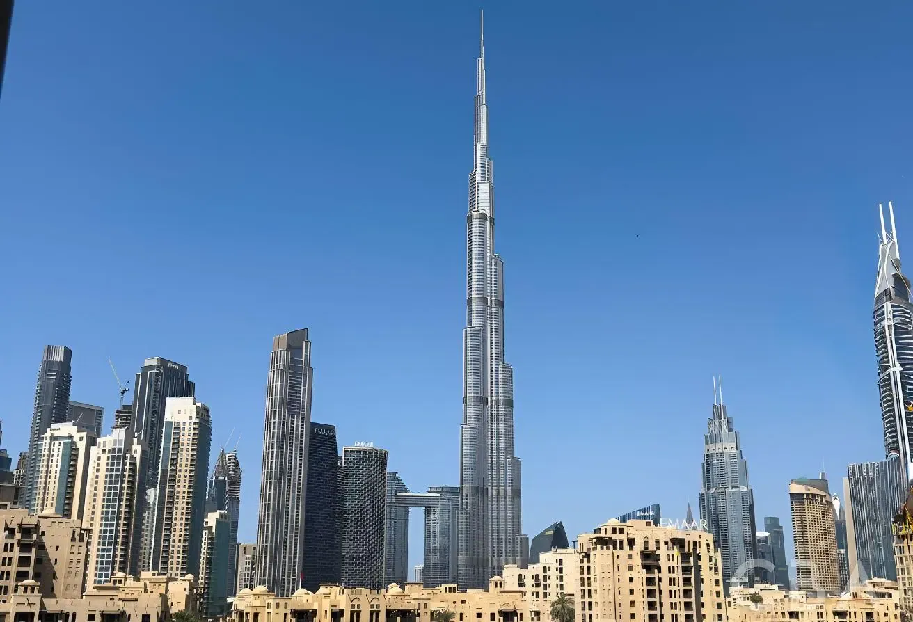 BURJ VIEW | VACANT | RENOVATION OPPORTUNITY