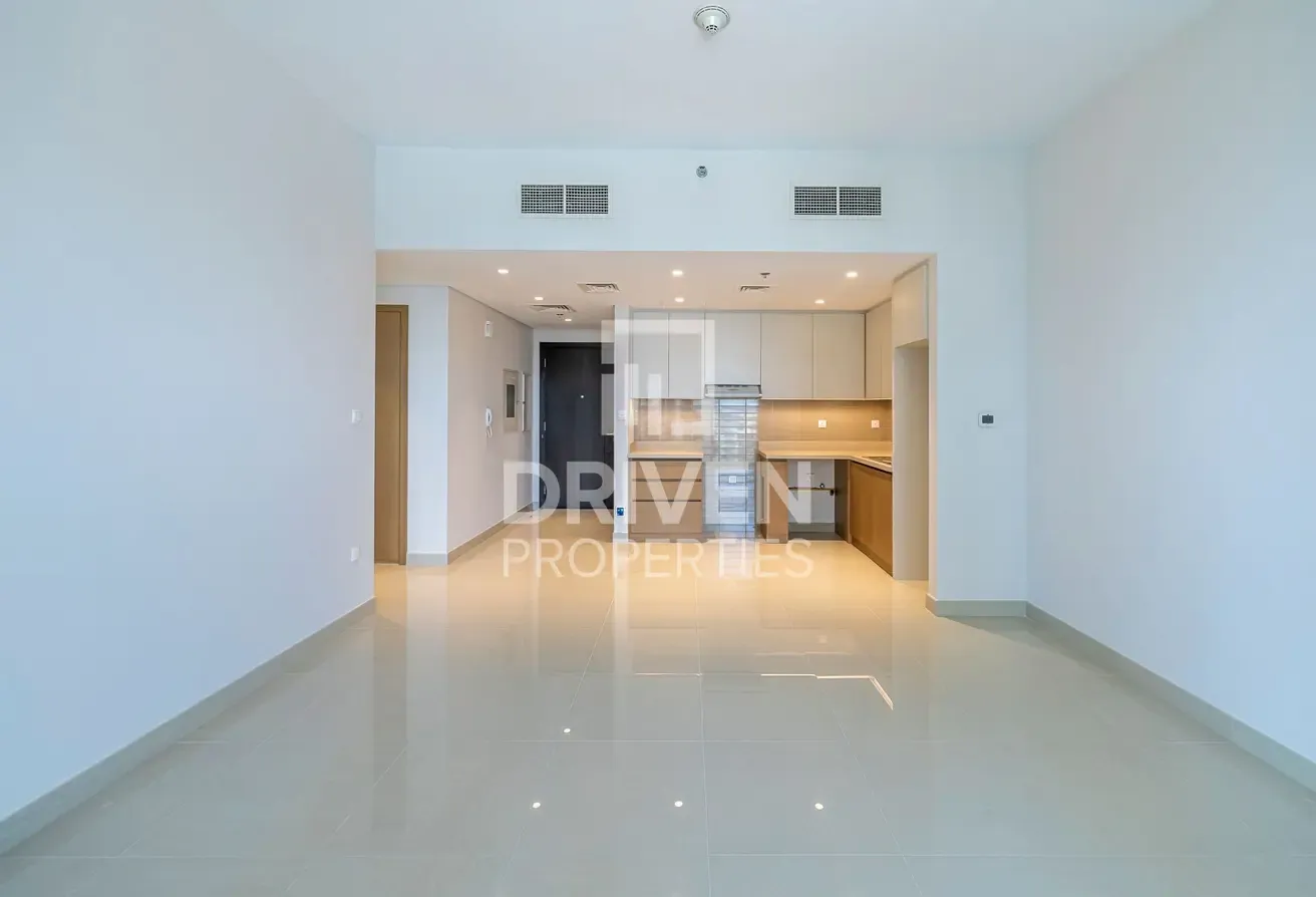 Well-managed and Tenanted Apt | Mid Floor