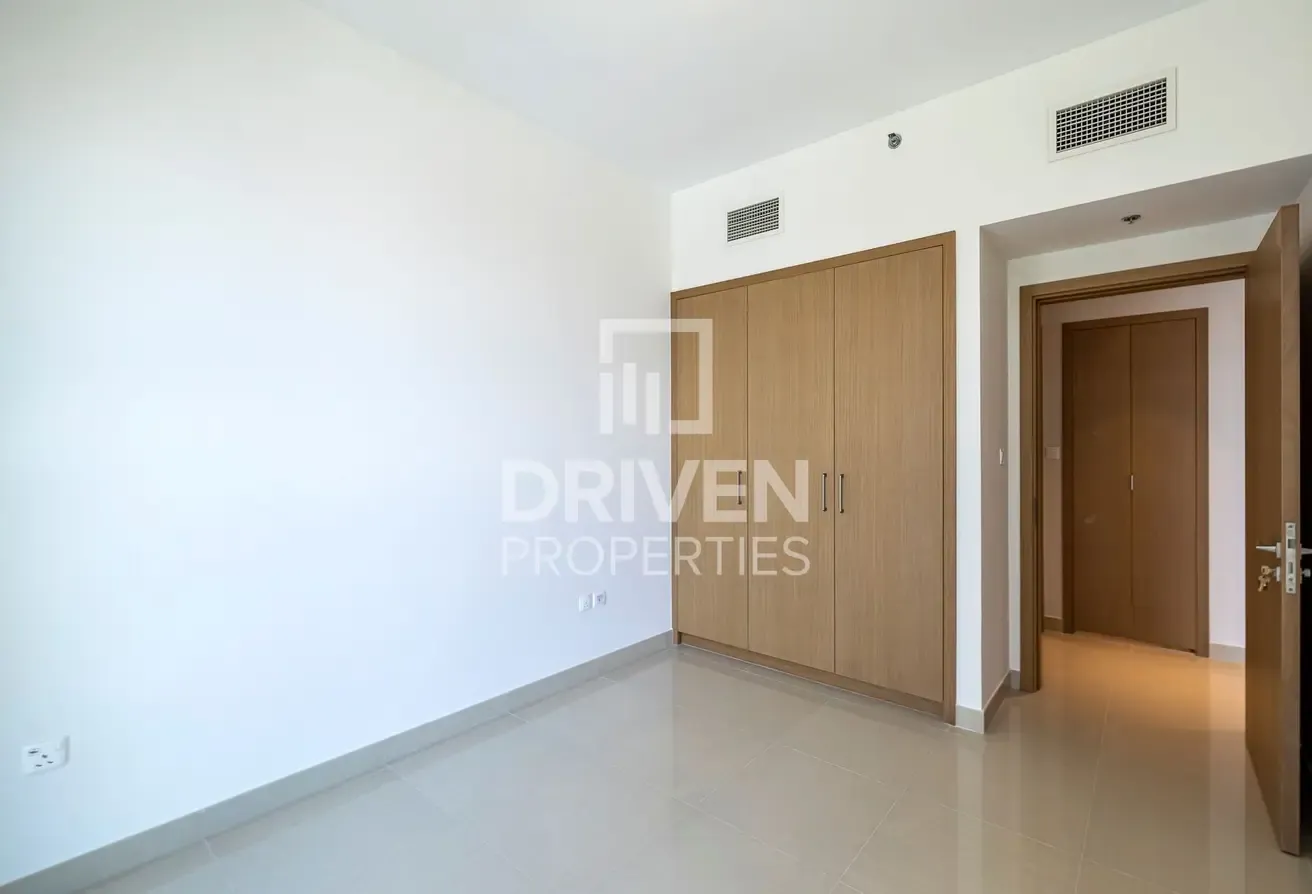 Well-managed and Tenanted Apt | Mid Floor