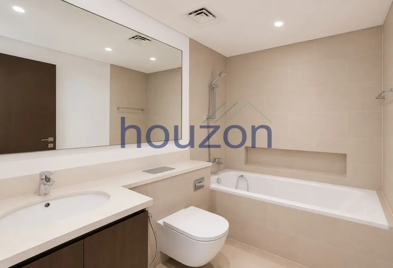 Spacious 1BR | Vacant Now | Great location