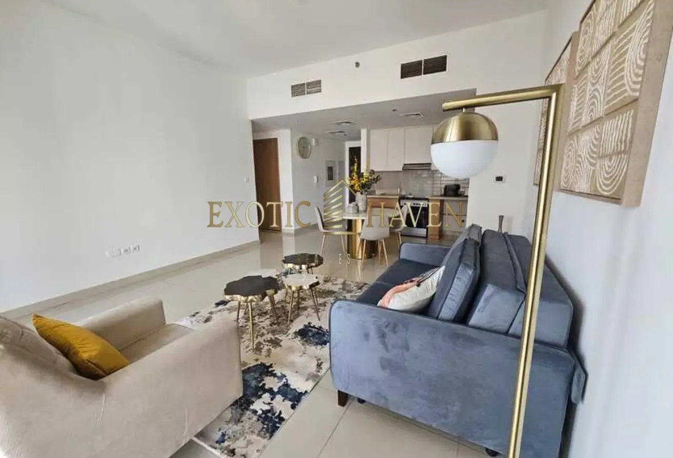 Massive Layout | Overlooking Park | No Chiller Fee