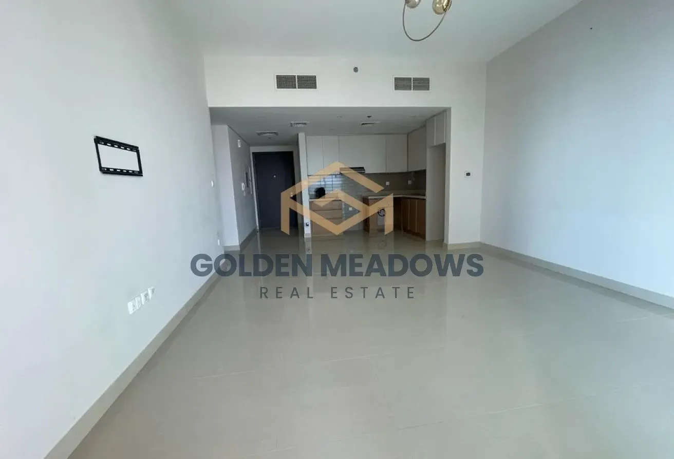 1BR | High floor | Vacant| Harbour views 2|