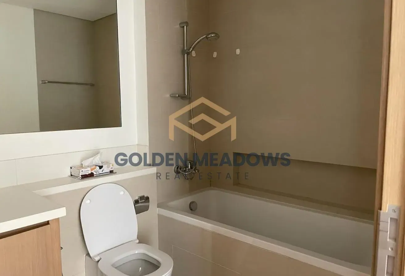 1BR | High floor | Vacant| Harbour views 2|