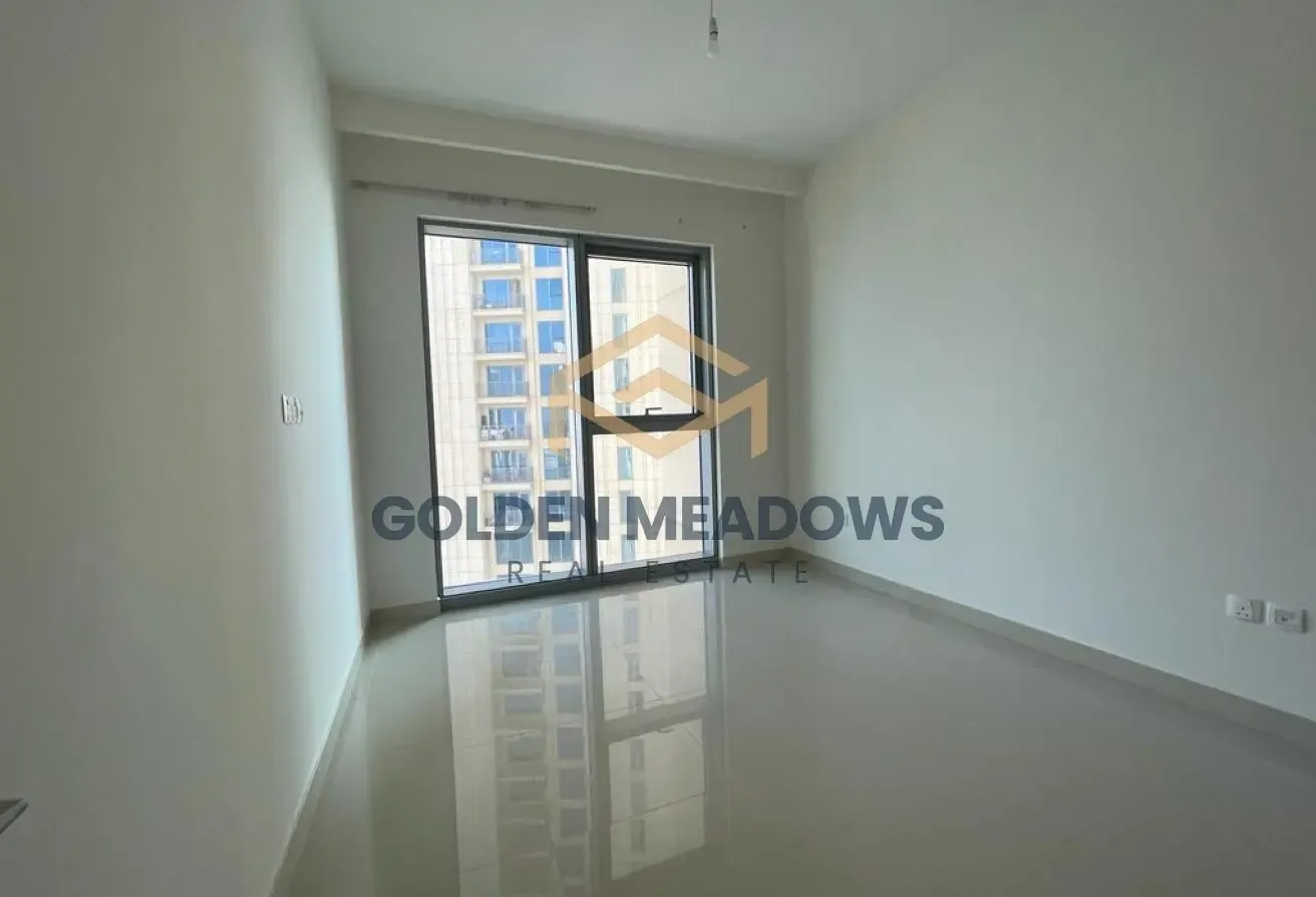 1BR | High floor | Vacant| Harbour views 2|