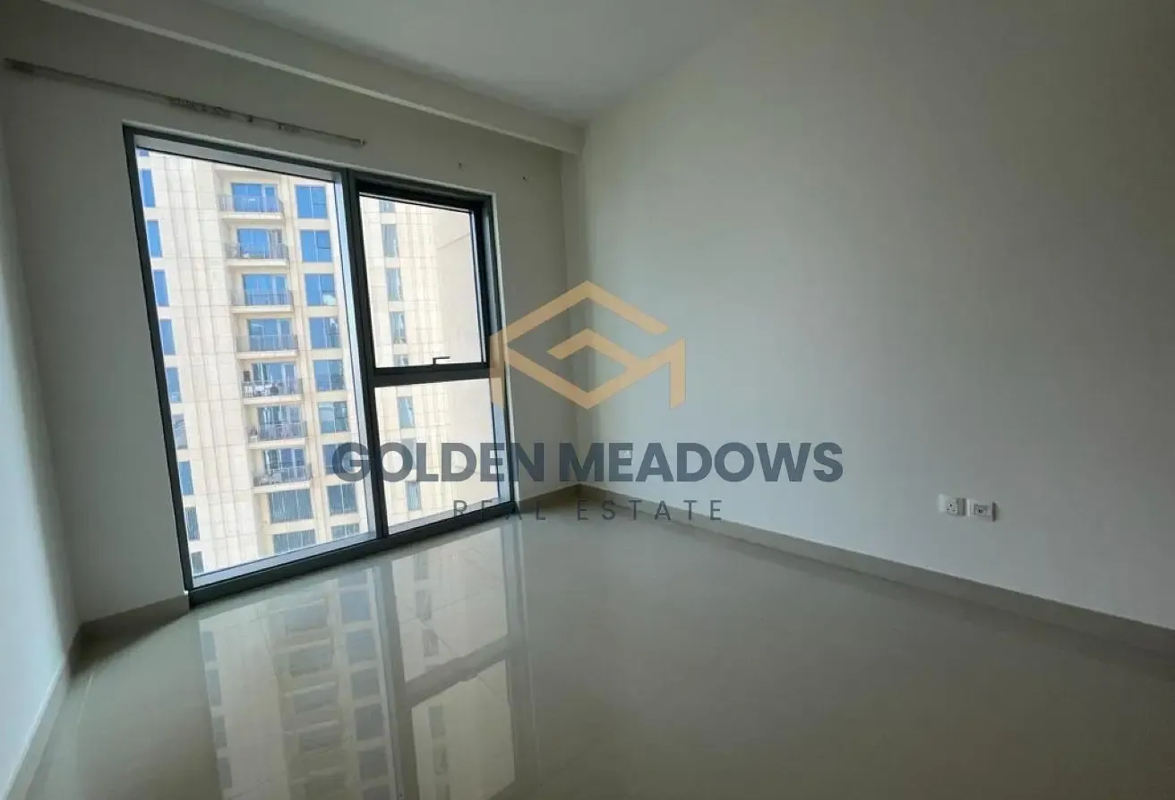 1BR | High floor | Vacant| Harbour views 2|