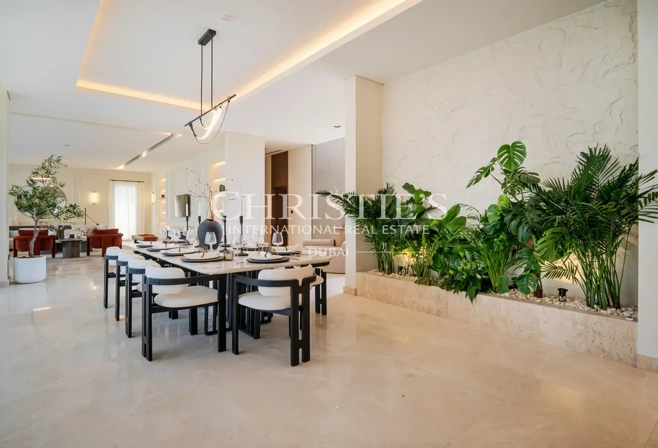 Elegant Dubai Hills Villa on the Golf Course