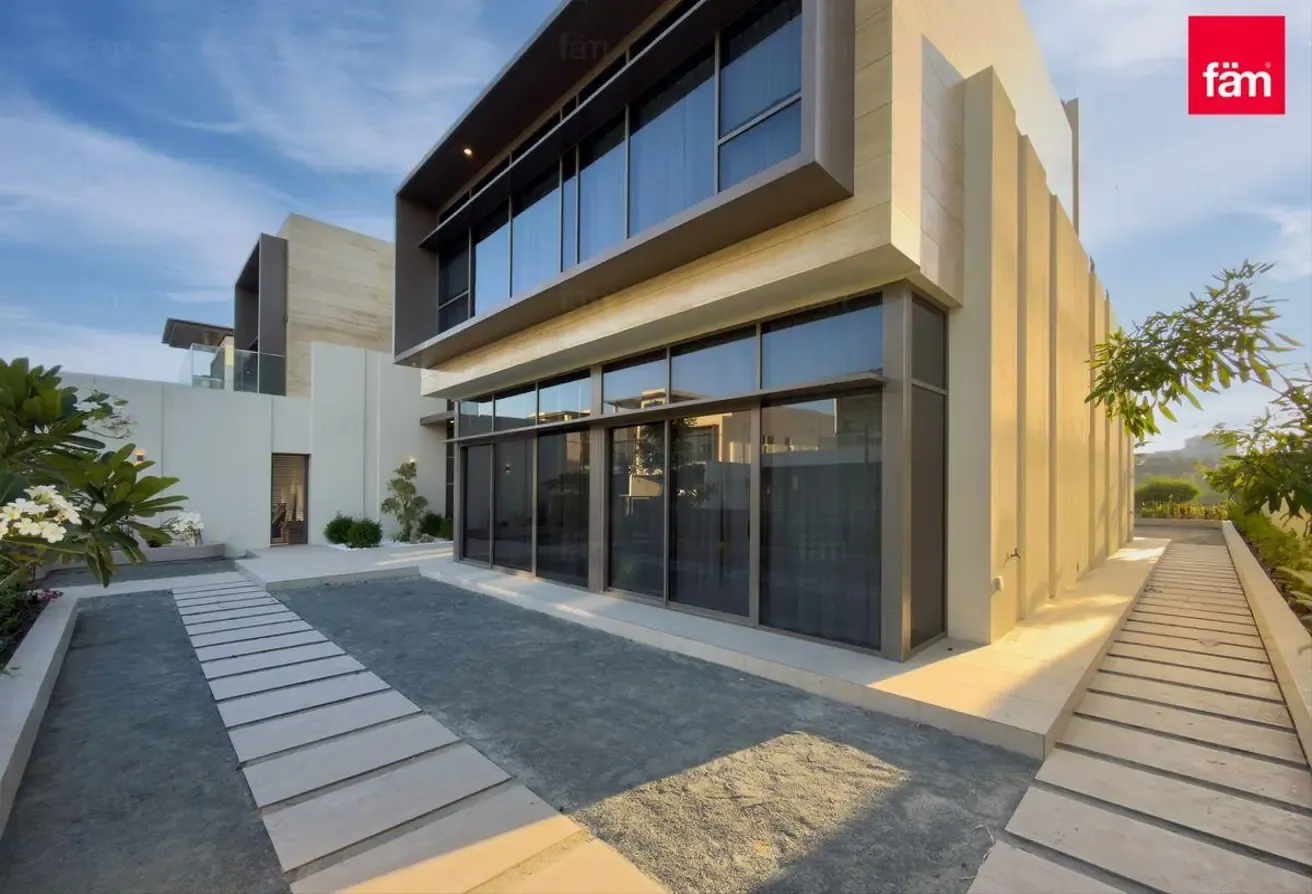Golf View | Spacious | Luxurious Upgraded | Vacant