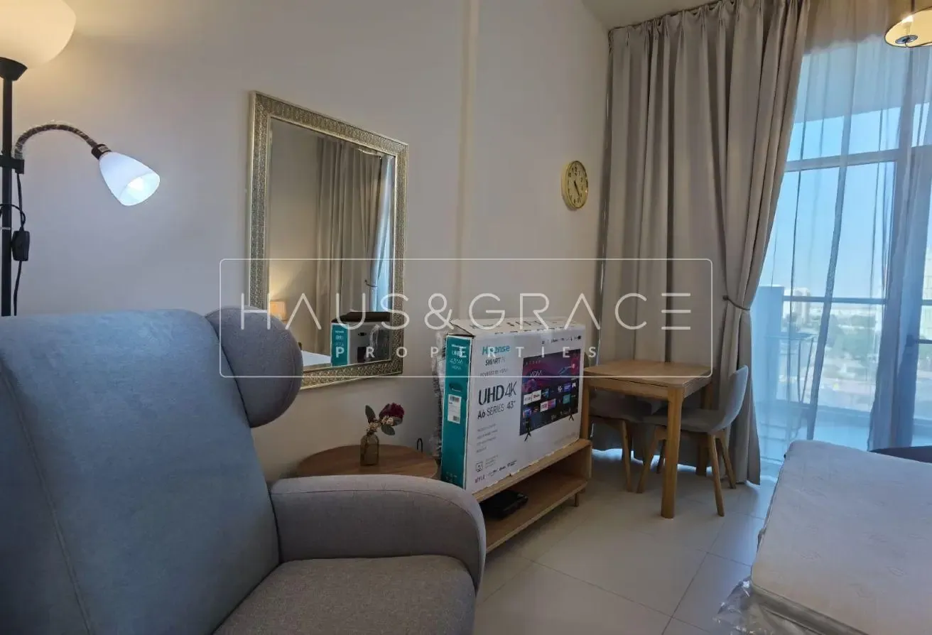 SPECIOUS FURNISHED VACANT ONE BR WITH TWO BALCONY