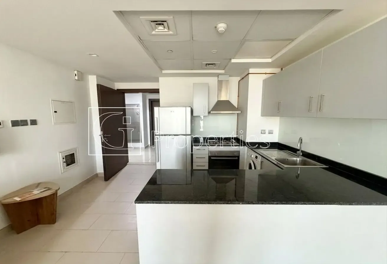 Below OP | Facing Pool View | High Floor