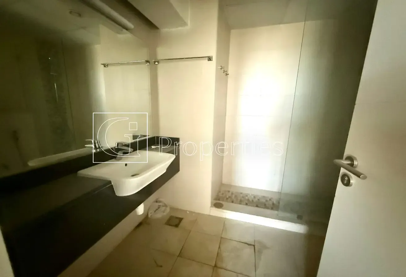 Below OP | Facing Pool View | High Floor