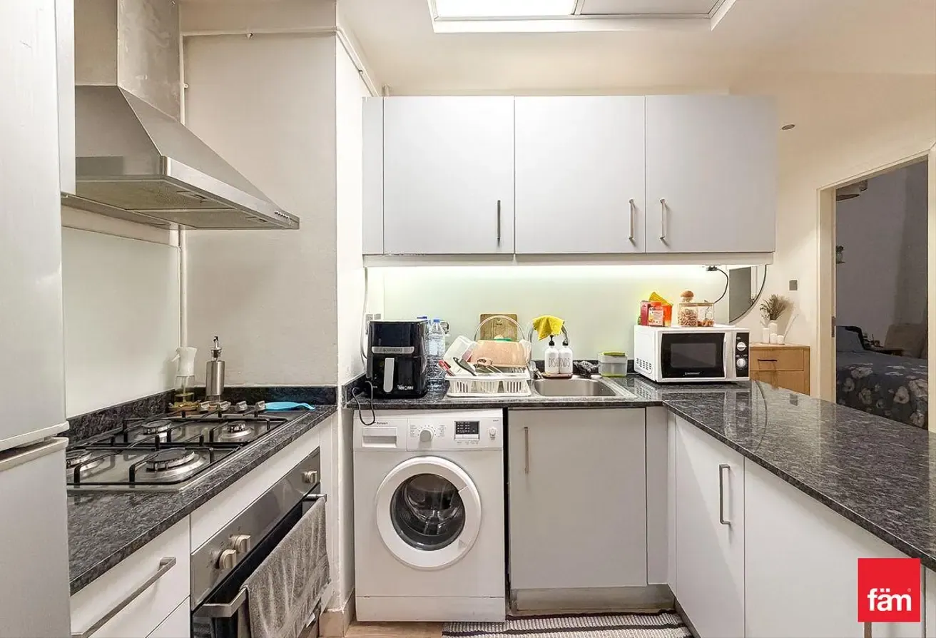 Vacant | Convertible 2 Beds | Upgraded | Furnished