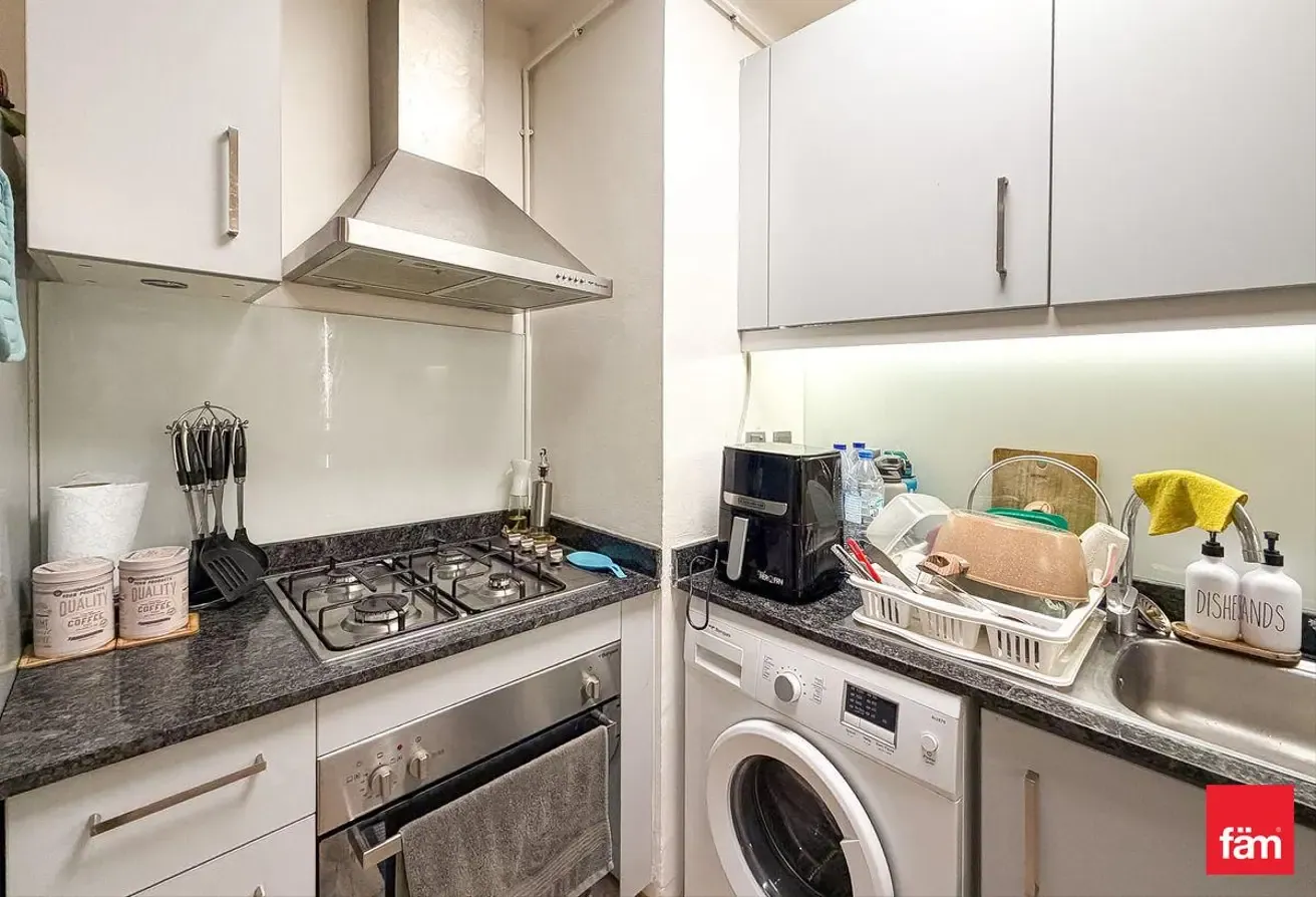 Vacant | Convertible 2 Beds | Upgraded | Furnished