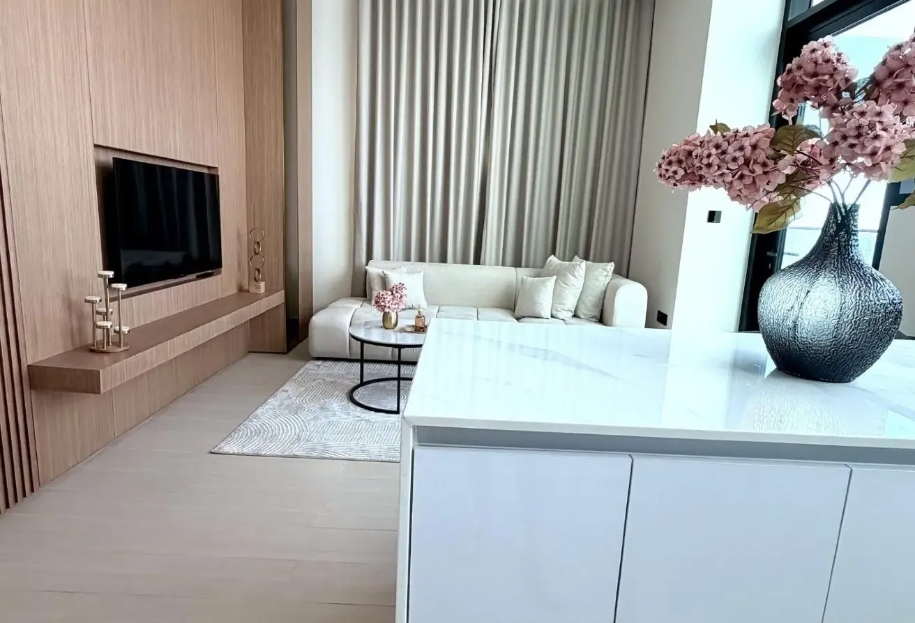 Luxury Top-Floor Apartment | Private Pool