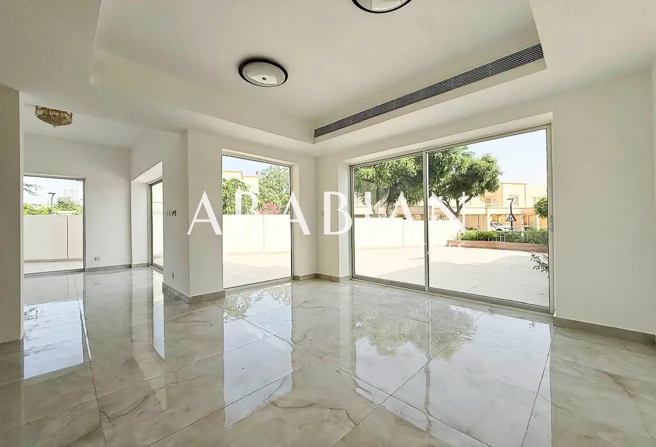 Fully Renovated | Vacant | Lake View | Corner Unit