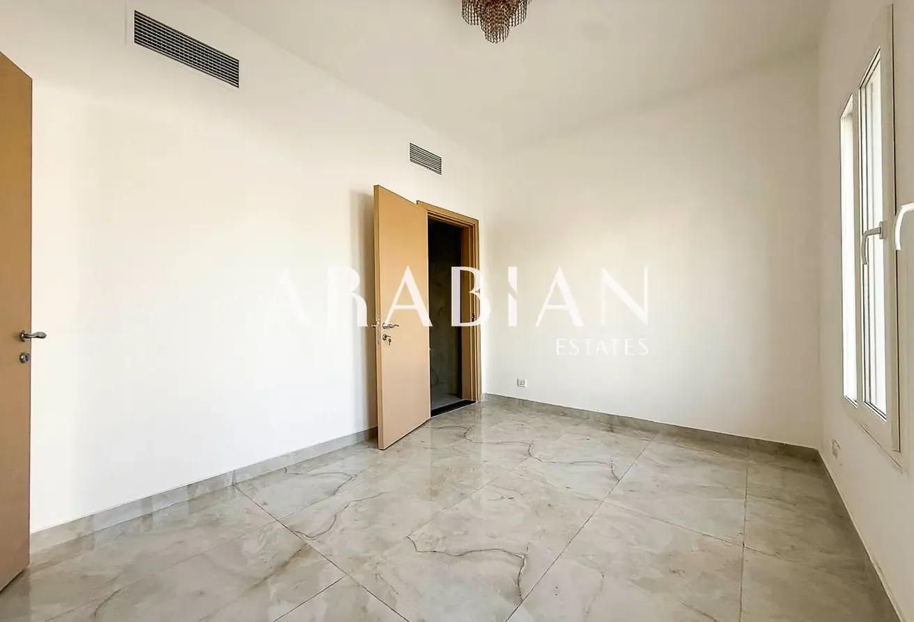 Fully Renovated | Vacant | Lake View | Corner Unit