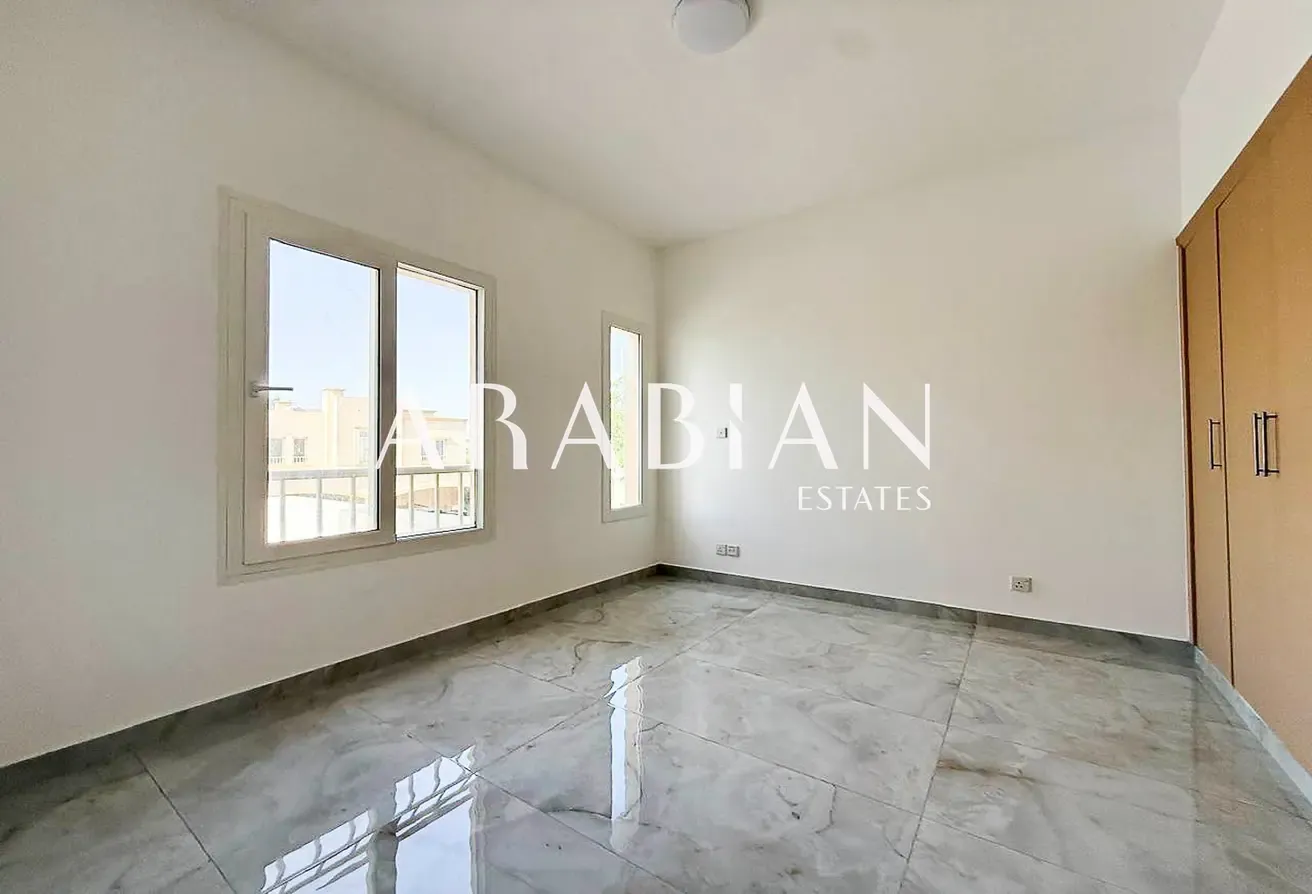Fully Renovated | Vacant | Lake View | Corner Unit