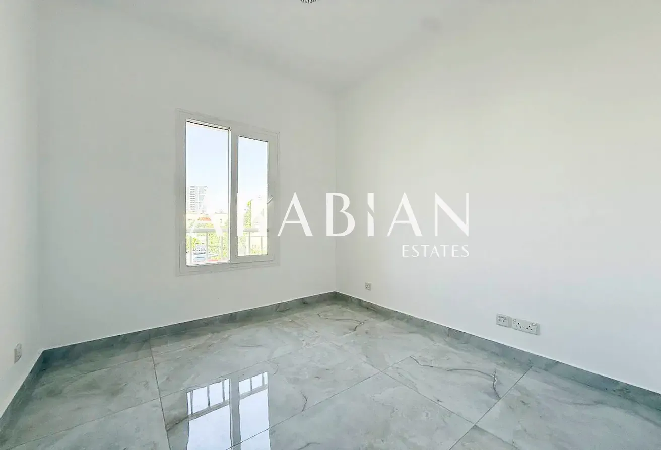 Fully Renovated | Vacant | Lake View | Corner Unit
