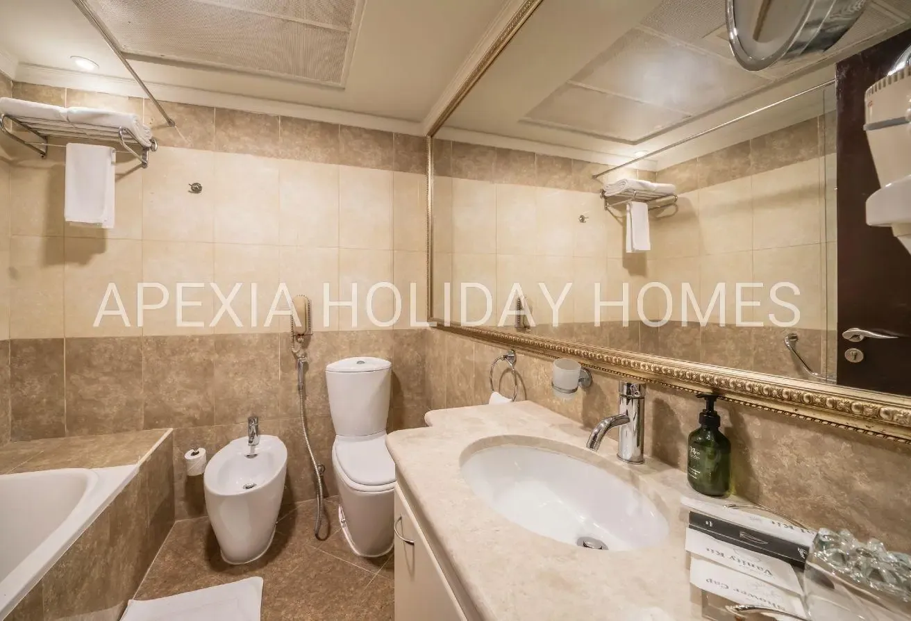 Skyline View 2BR | Private Balcony | Fully Service