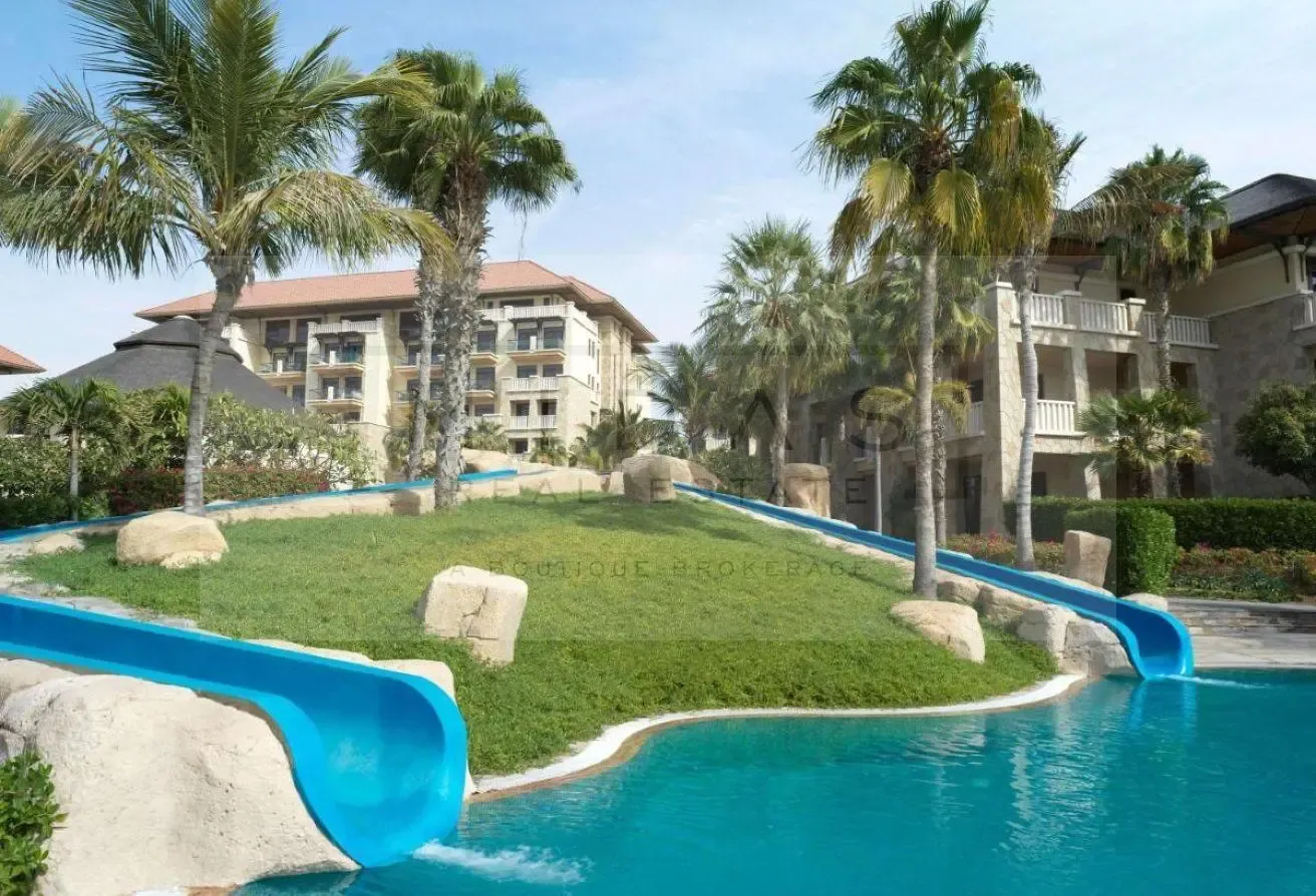 Resort Living I Balcony I Serviced I Beach Access