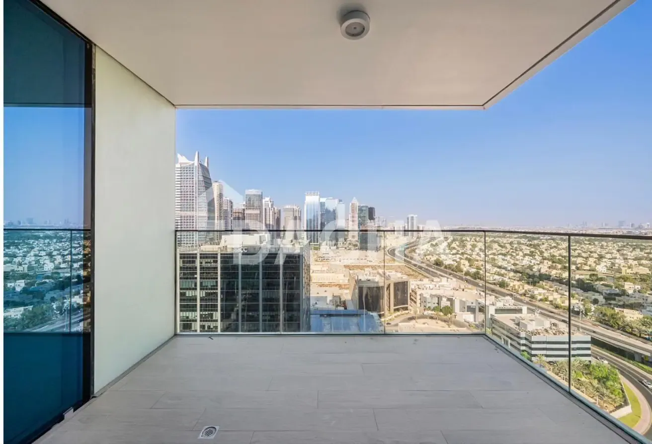 Plus Study | Brand New | Stunning Views