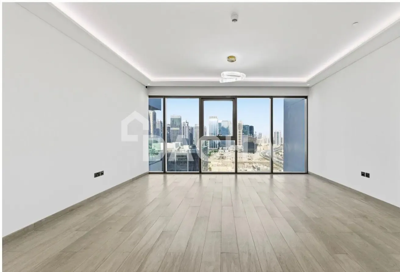 Plus Study | Brand New | Stunning Views