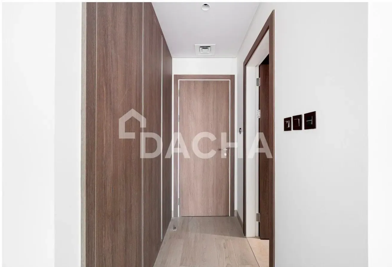 Plus Study | Brand New | Stunning Views