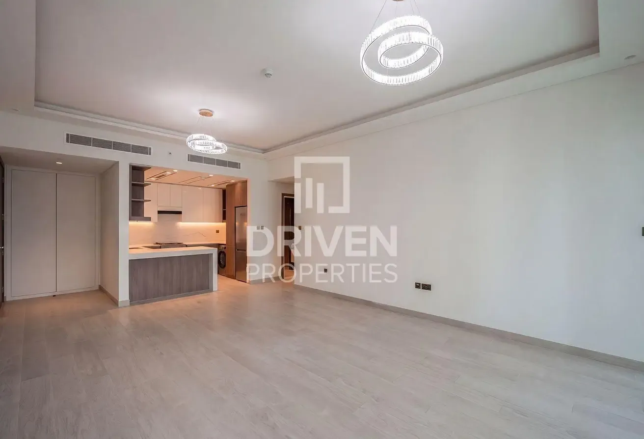 Scenic Lake View | Large Layout | High Floor