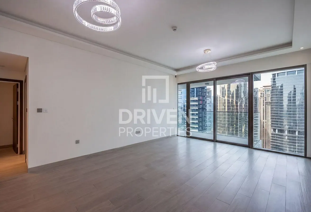 Scenic Lake View | Large Layout | High Floor