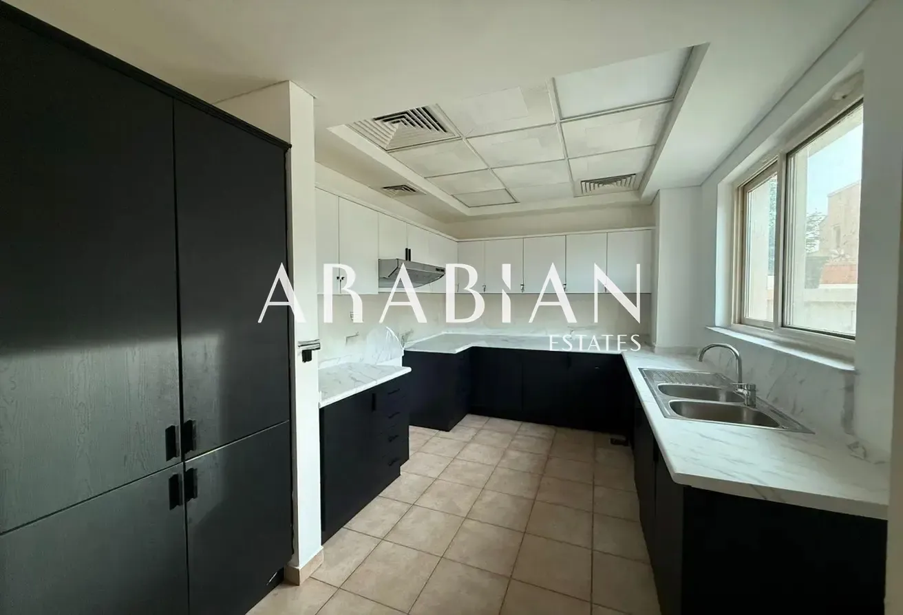 TH2 | 4BR + Maid | Private Garden | Park backing