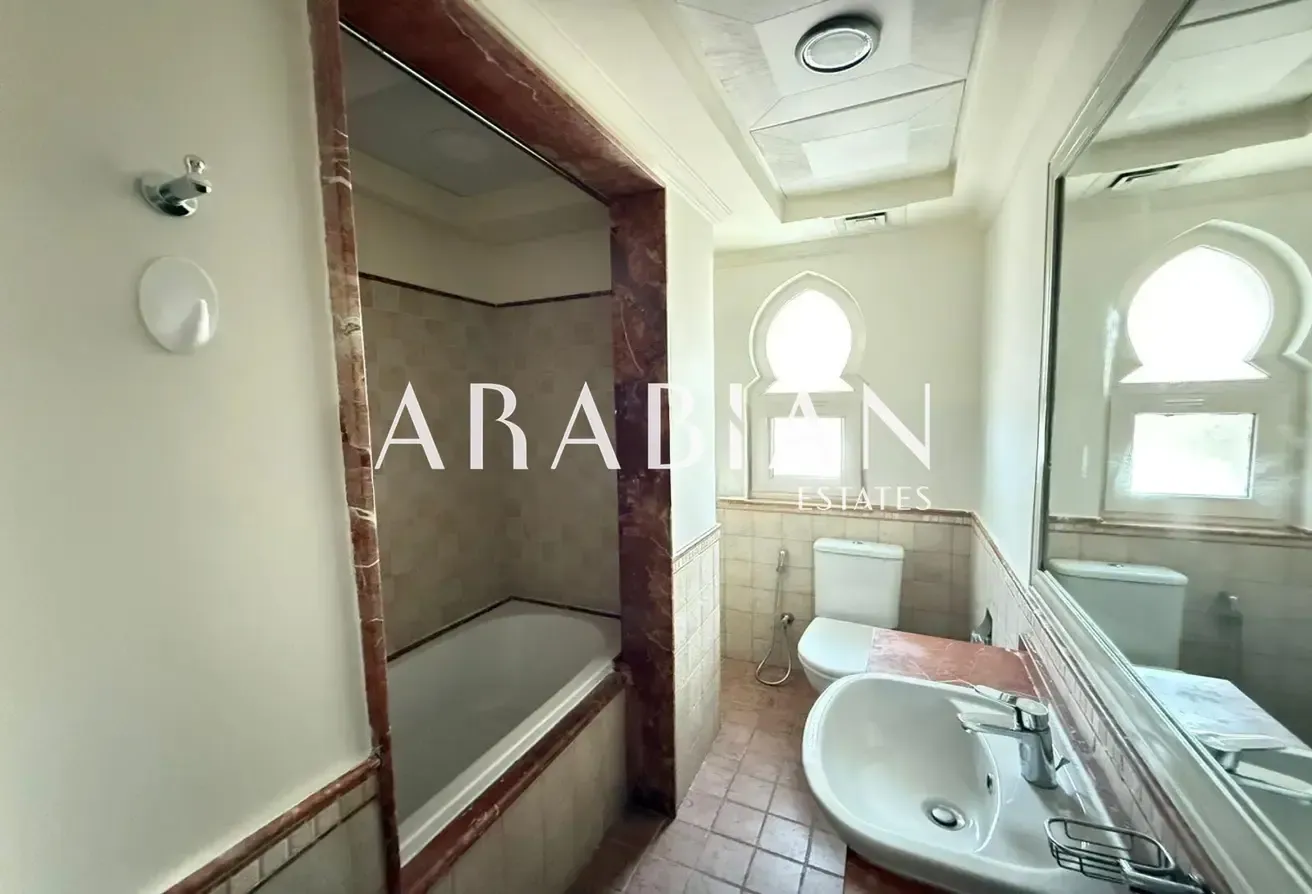 TH2 | 4BR + Maid | Private Garden | Park backing