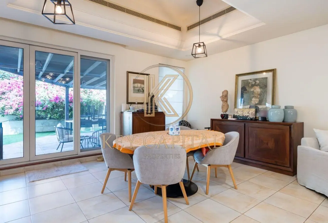 Elegant Home | Landscaped Garden | Spacious