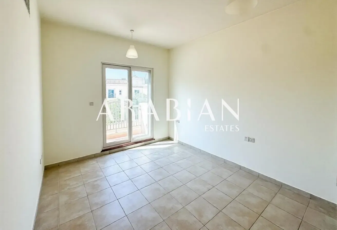 TH 2 | Backing Park | Private Garden | Corner Unit