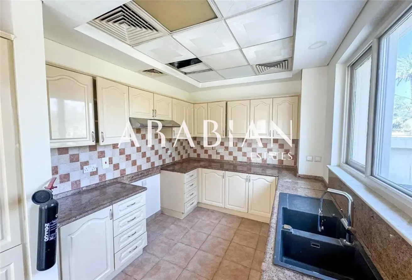 TH 2 | Backing Park | Private Garden | Corner Unit