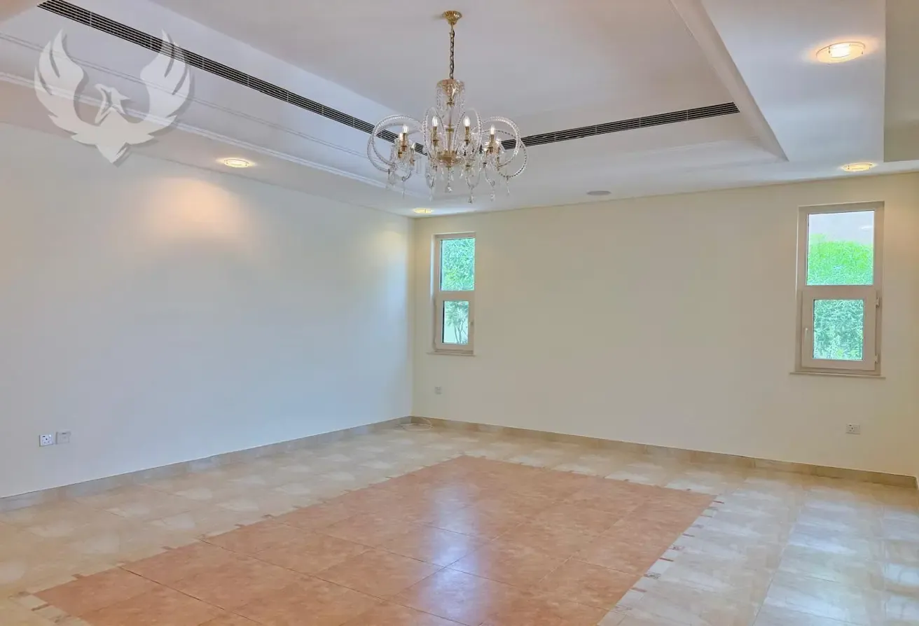 Vacant | 5 Bed w/pool | Golf Course View