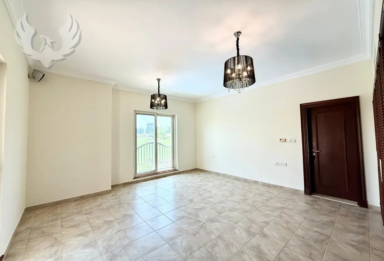 Vacant | 5 Bed w/pool | Golf Course View