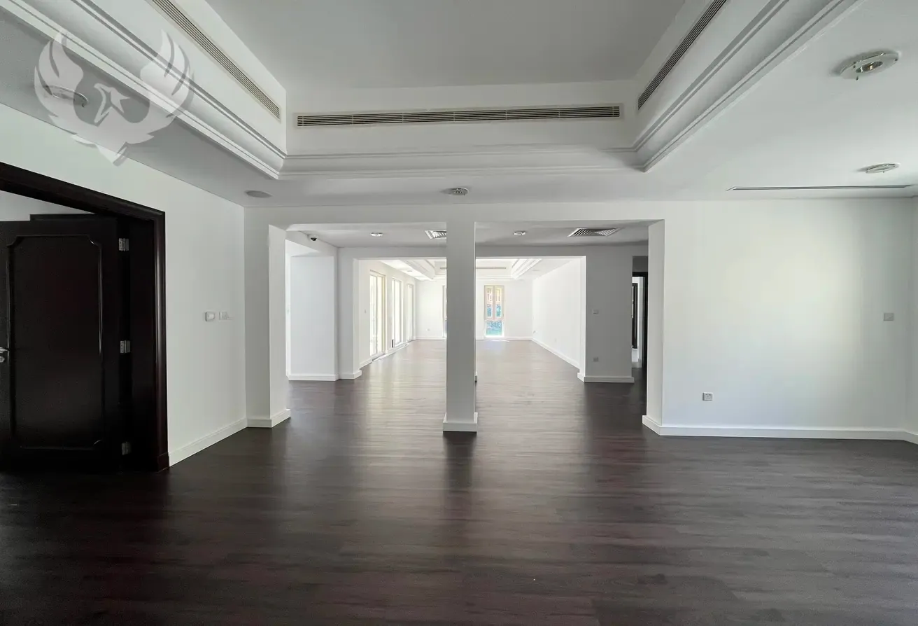 Upgraded | Golf View | 6 Bed | Maids and Drivers
