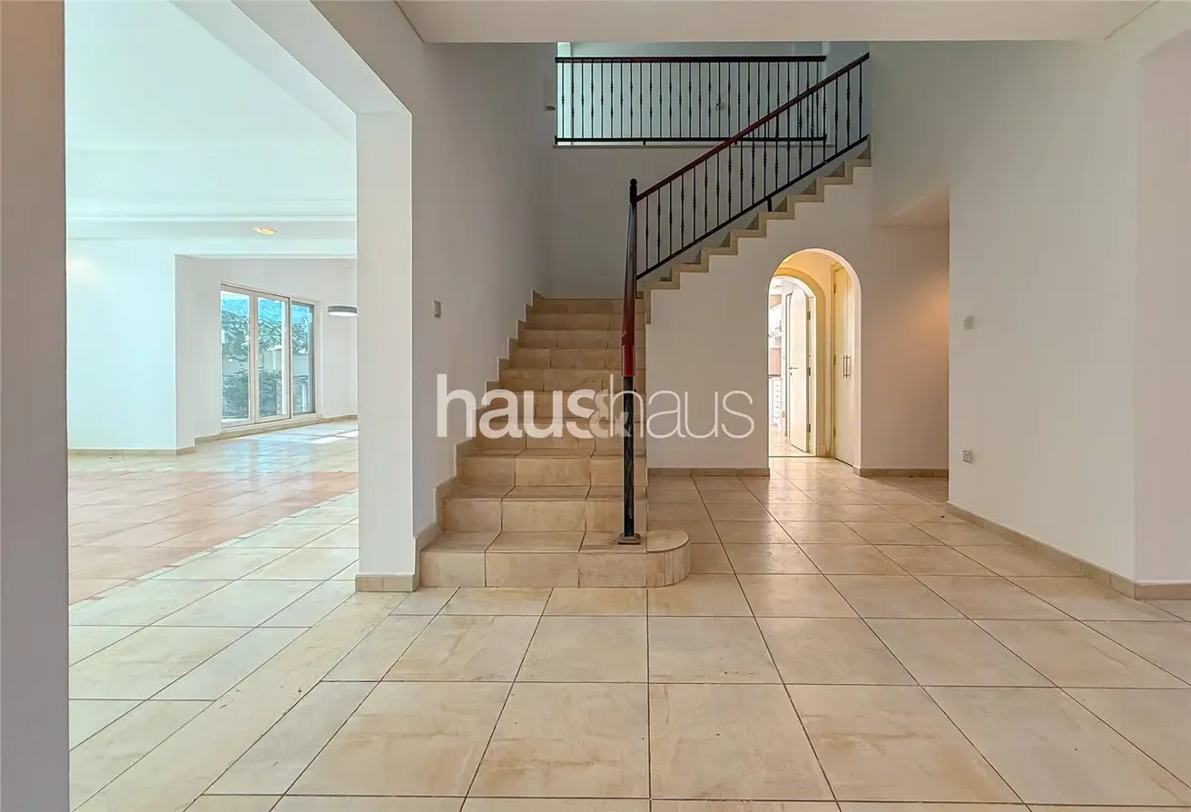 Large Corner Plot C1 | Golf Course View | Pool |