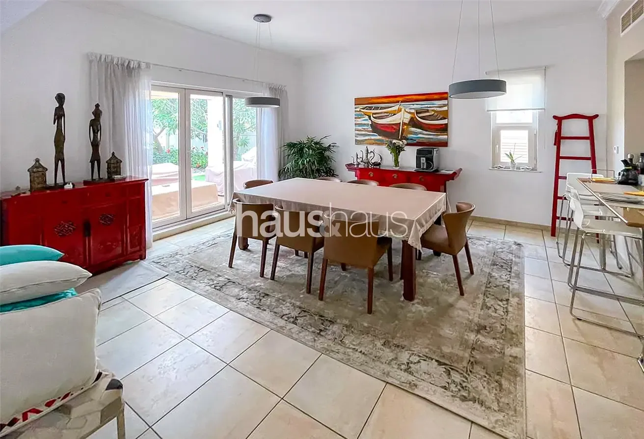 Large Corner Plot C1 | Golf Course View | Pool |