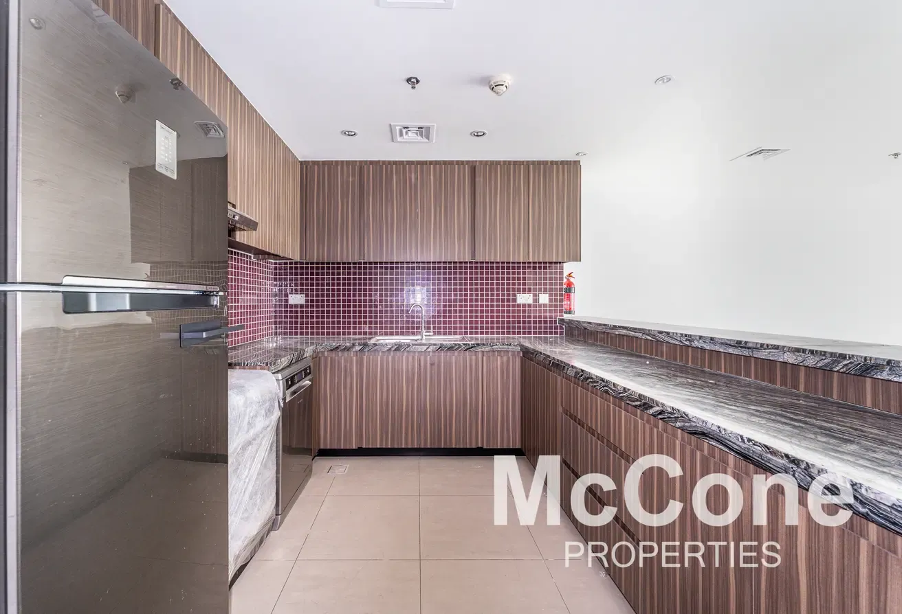 Big +Study | White Goods Included | Close to Metro