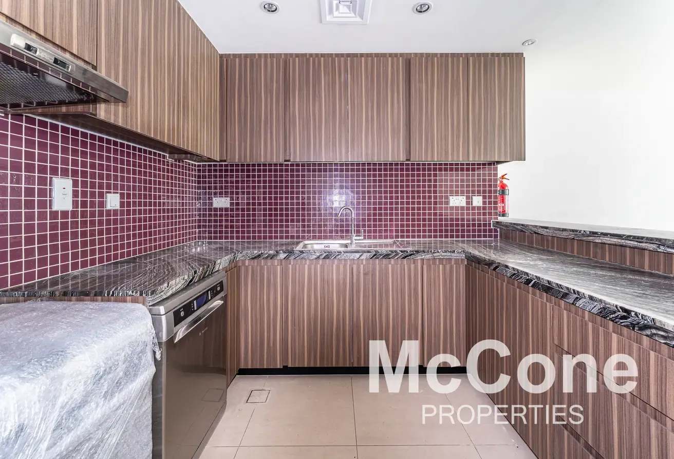 Big +Study | White Goods Included | Close to Metro
