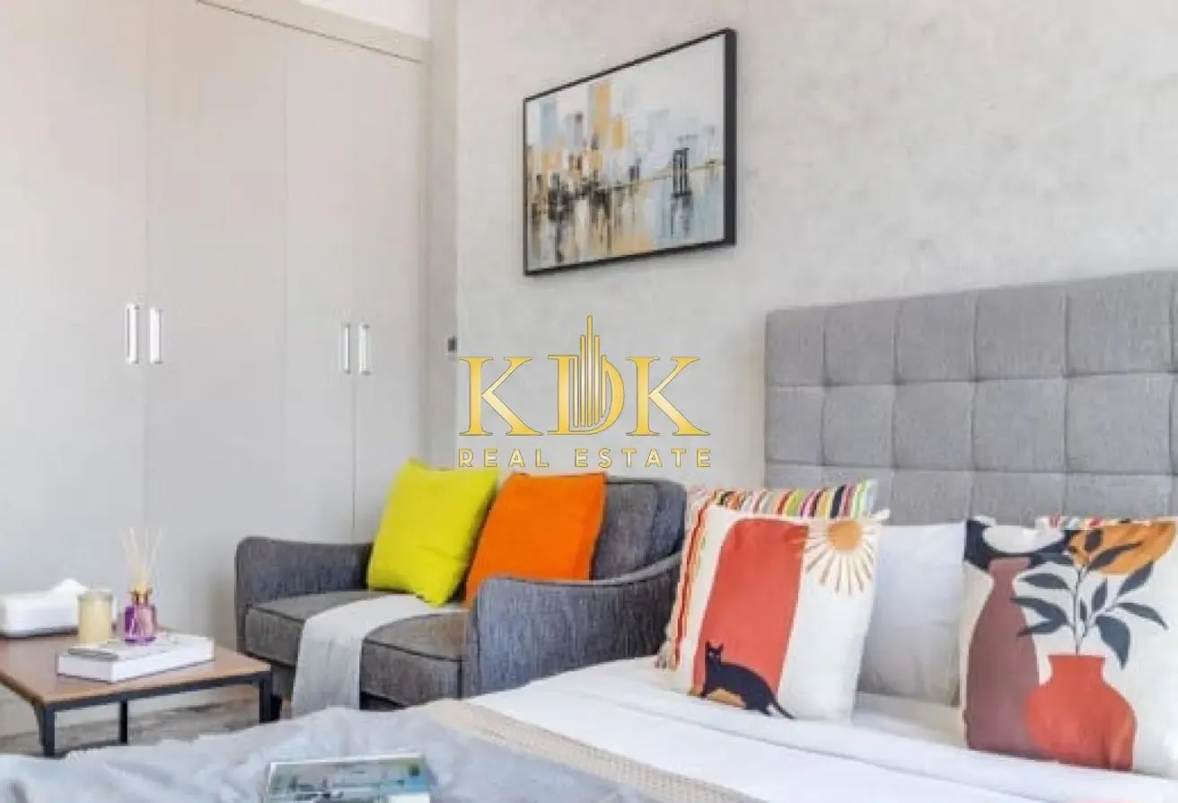 Furnished  Studio | Spacious Unit | Community View