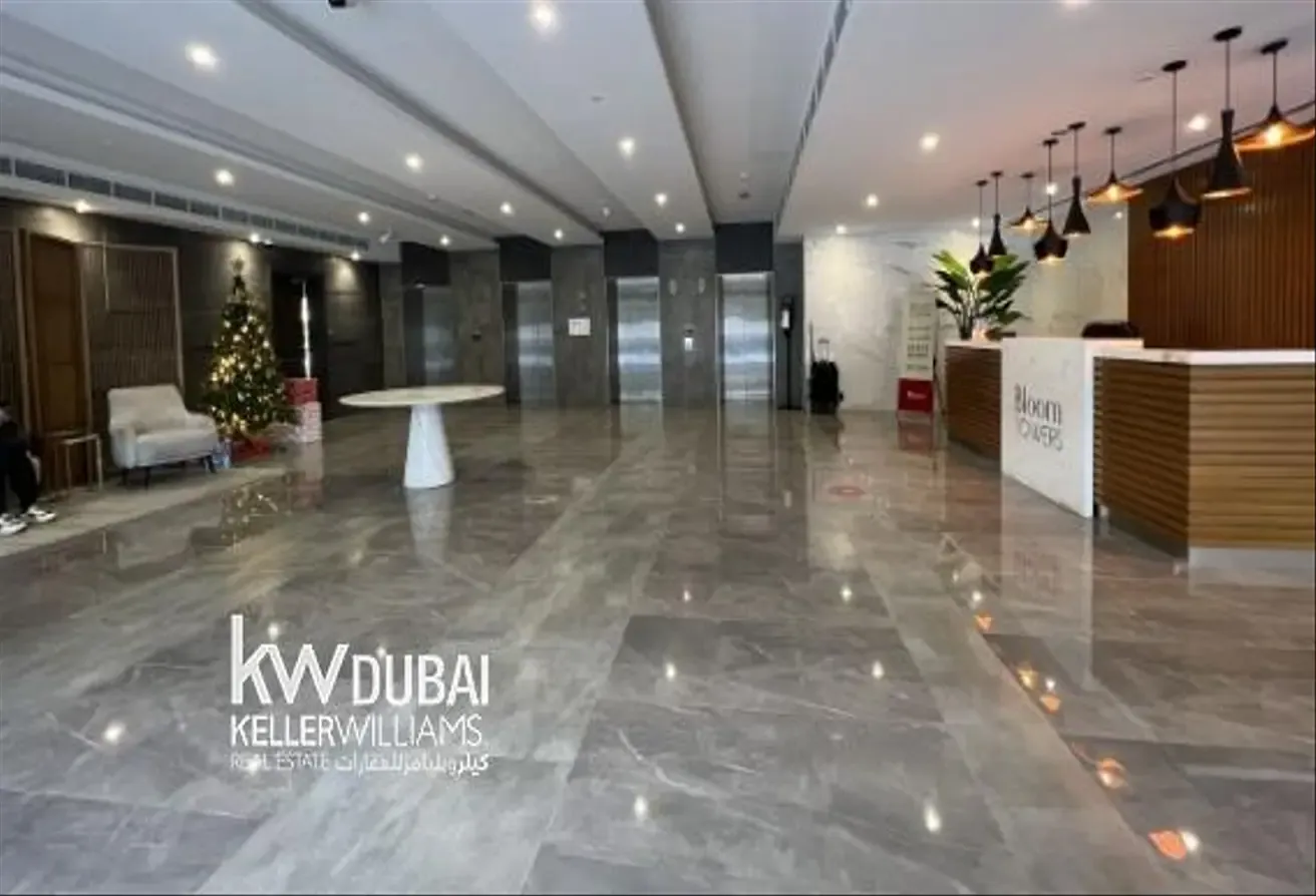 Skyline View | Furnished | Vacant
