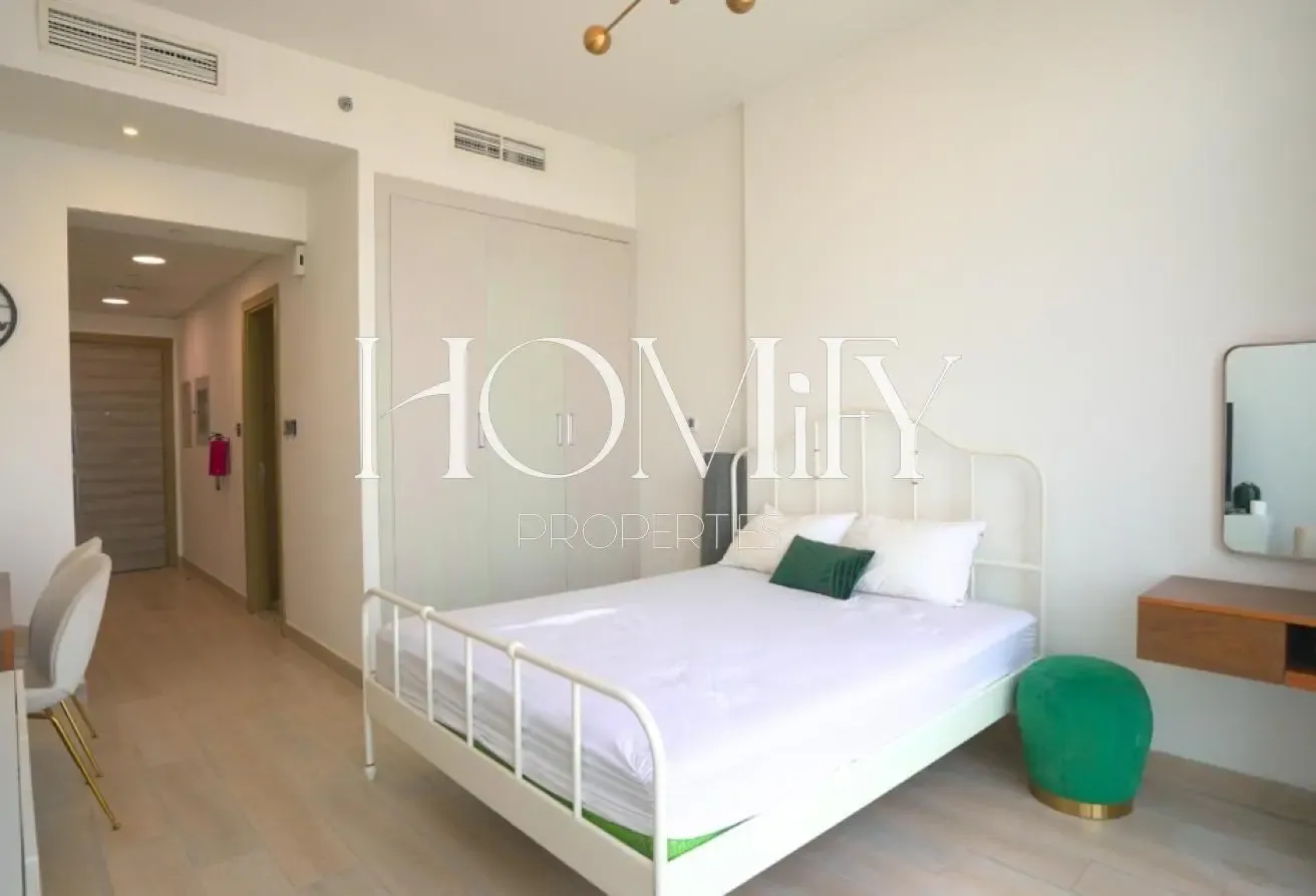 FURNISHED | TOP FLOOR | READY TO MOVE IN