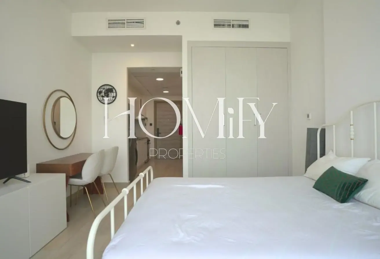 FURNISHED | TOP FLOOR | READY TO MOVE IN